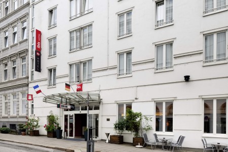 ibis Hamburg Alster Centrum Exterior view